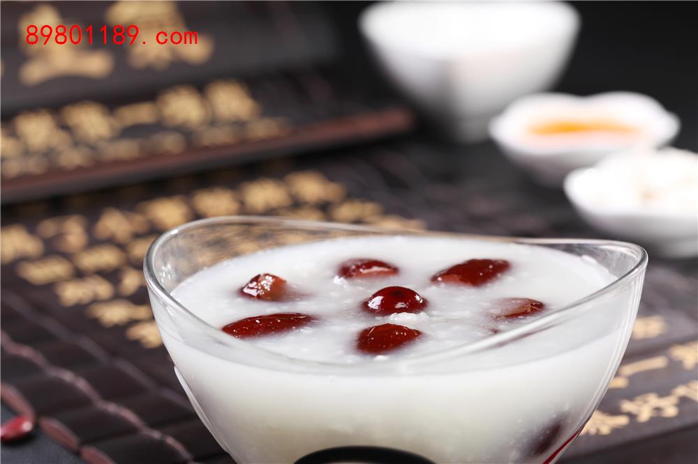 红枣茯苓粥